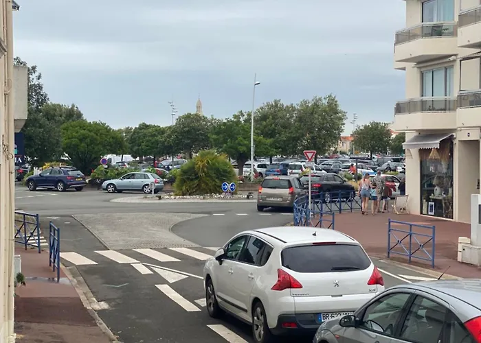 Sur Le Port De St Gilles Croix De Vie Saint Gilles Croix de vie